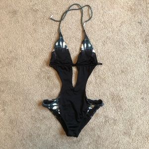 Victoria’s Secret One Piece Cut Out Swinsuit